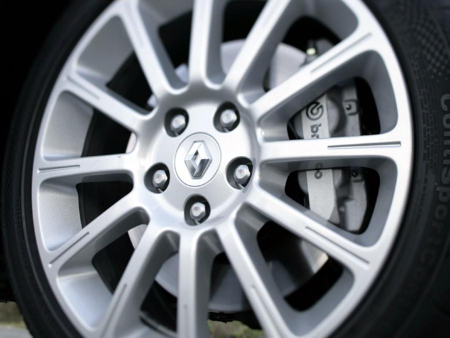  Renault Clio R.S. 2.0 16V 2006 года  (фото 30 из 125)
